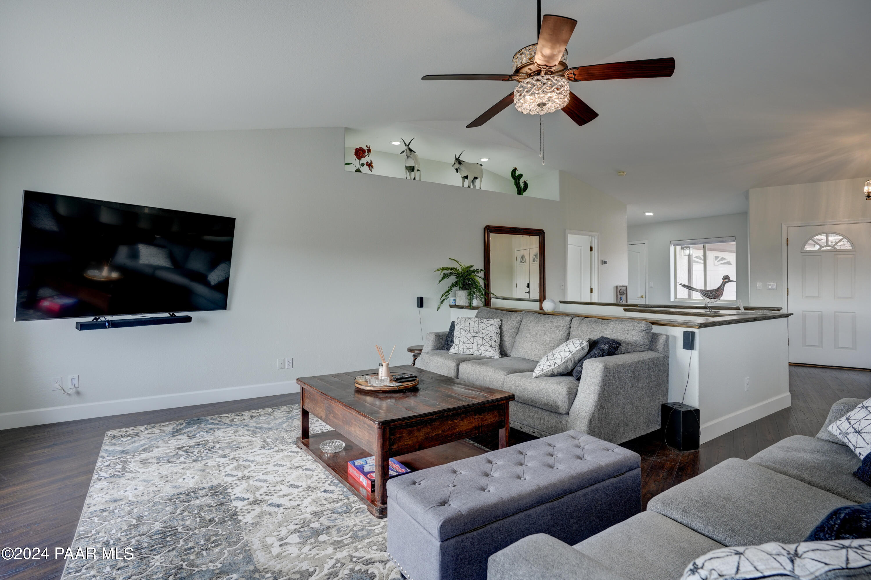 Prescott, Arizona 86305, United States, 5 Bedrooms Bedrooms, ,3 BathroomsBathrooms,Residential,Pending,56415