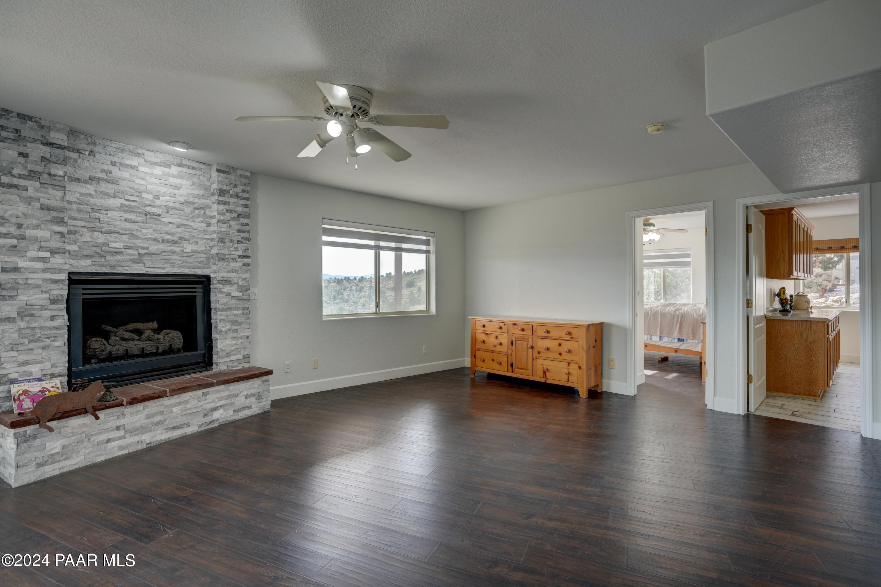 Prescott, Arizona 86305, United States, 5 Bedrooms Bedrooms, ,3 BathroomsBathrooms,Residential,Pending,56415