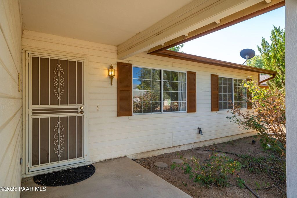 Photo of 4895 N Arnold Drive, Prescott Valley, AZ 86314 (MLS # 1077058)