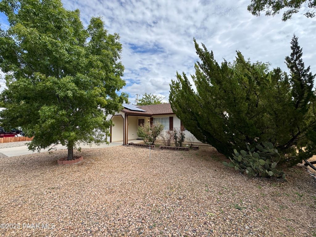 Photo of 4895 N Arnold Drive, Prescott Valley, AZ 86314 (MLS # 1077058)