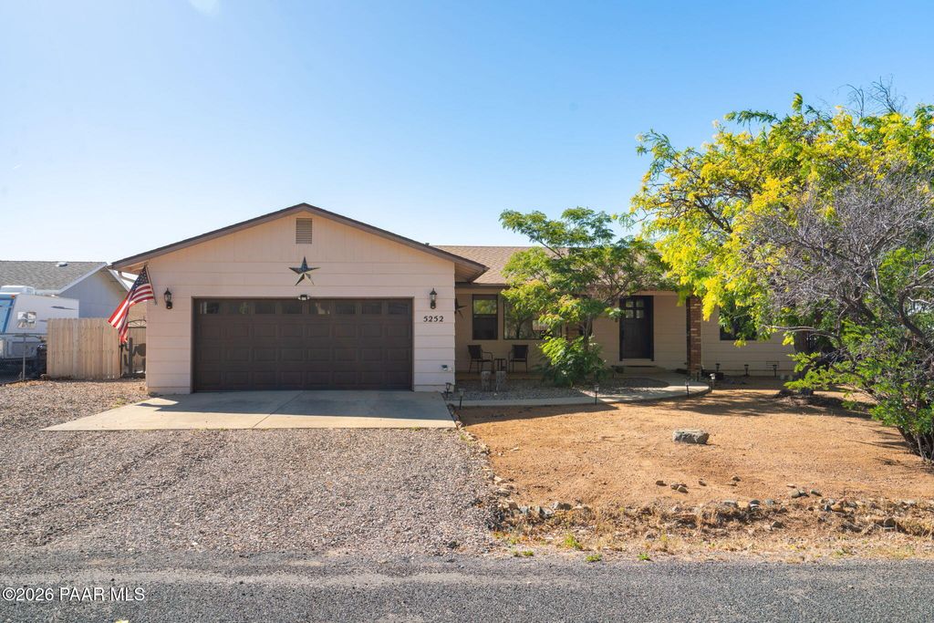 Photo of 5252 N Saddleback Drive, Prescott Valley, AZ 86314 (MLS # 1082226)
