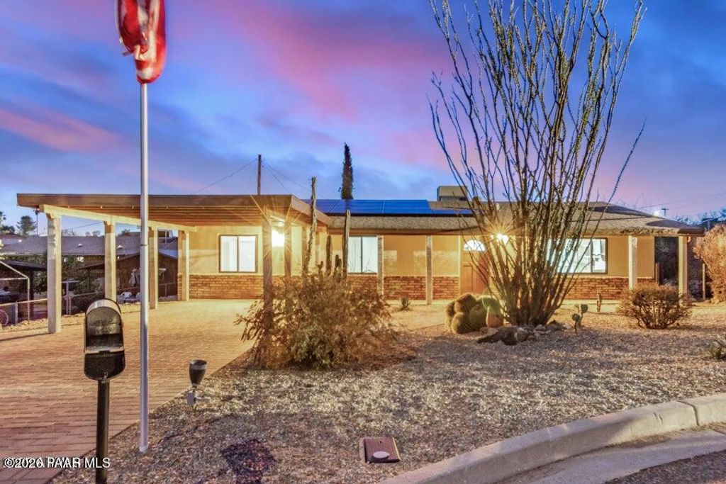 Photo of 758 Kachina Drive, Wickenburg, AZ 85390 (MLS # 1082238)