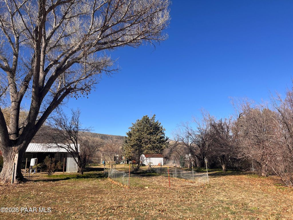 Photo of 3140 S Iron Springs Road, Skull Valley, AZ 86338 (MLS # 1078654)