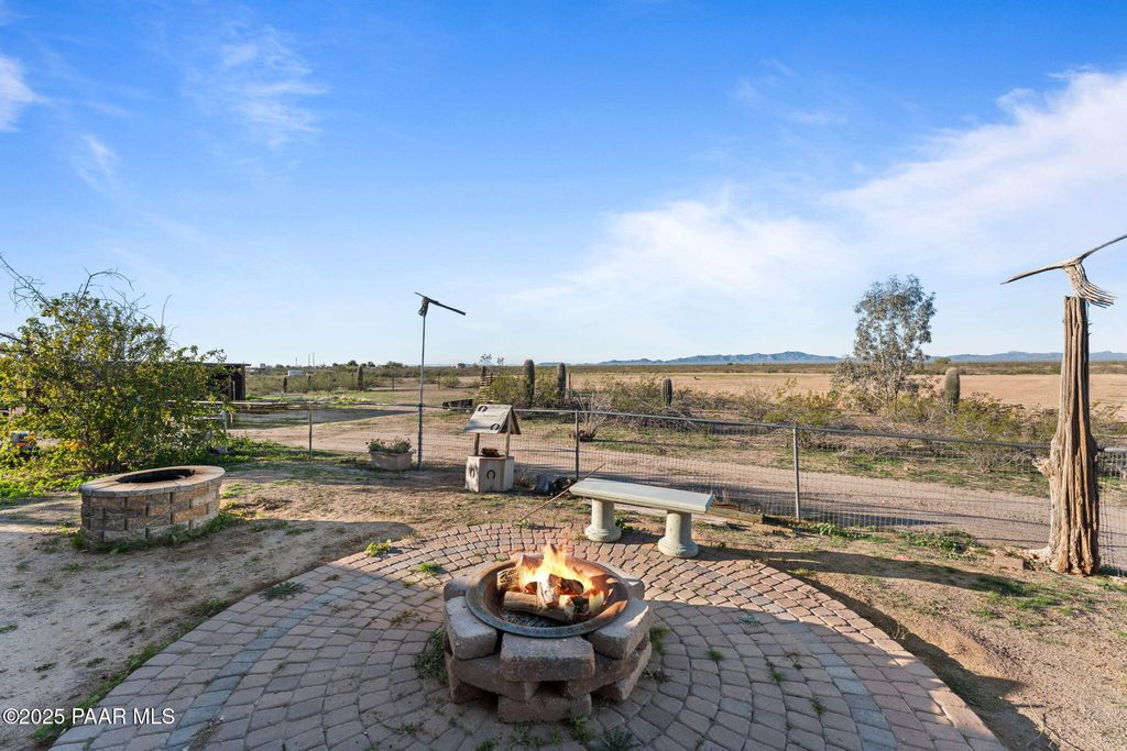 Photo of 30040 W Redbird Road, Wittmann, AZ 85361 (MLS # 1078452)