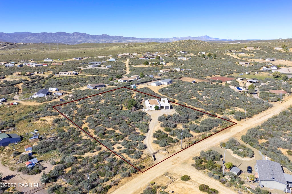 Photo of 680 N Yarber Wash Road, Dewey-Humboldt, AZ 86327 (MLS # 1085715)