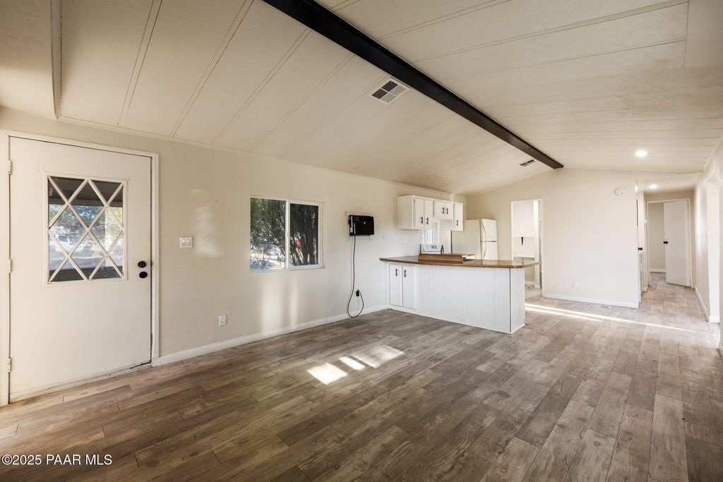 Photo of 9037 E Rancho Vista Drive, Prescott Valley, AZ 86314 (MLS # 1078166)