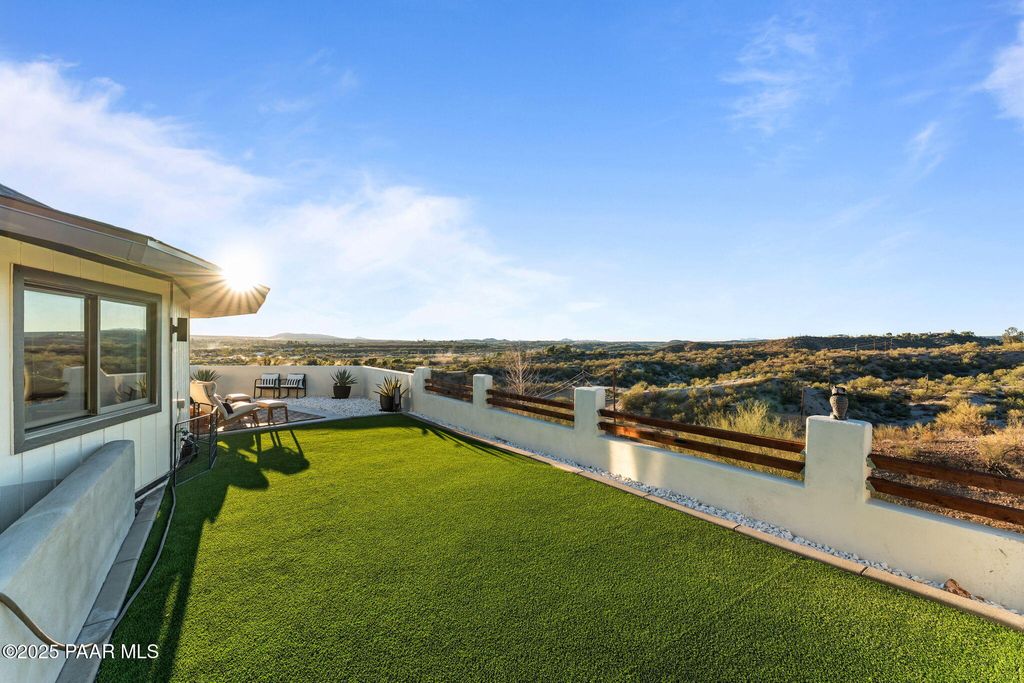 Photo of 1205 N Mustang Trail, Wickenburg, AZ 85390 (MLS # 1077739)