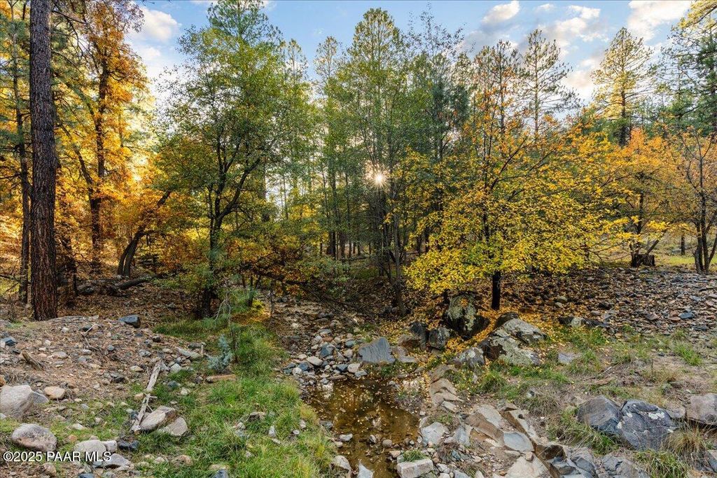 Photo of 5373 S Walker Road, Prescott, AZ 86303 (MLS # 1077687)