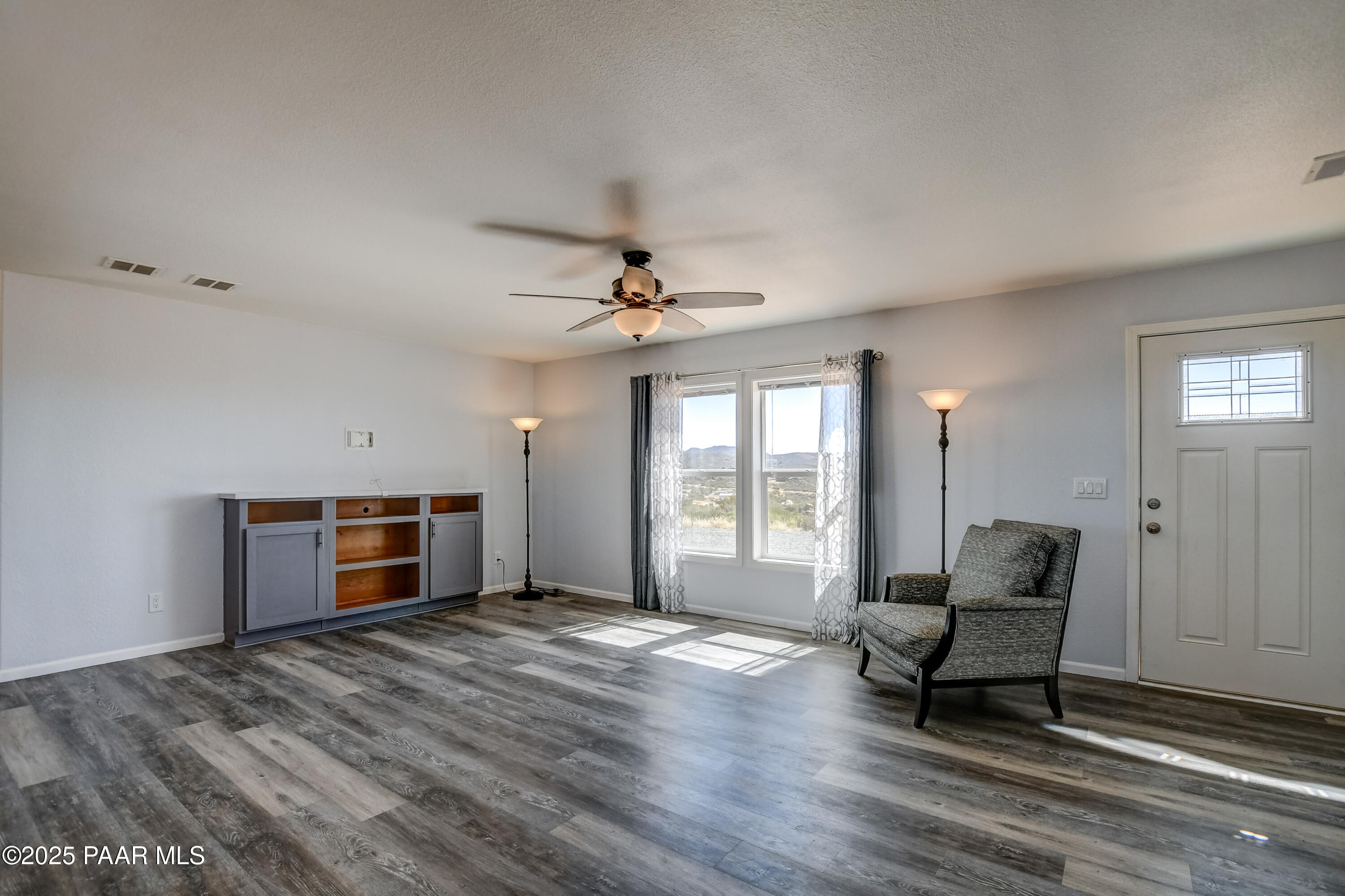 354 N Old Coach Trail