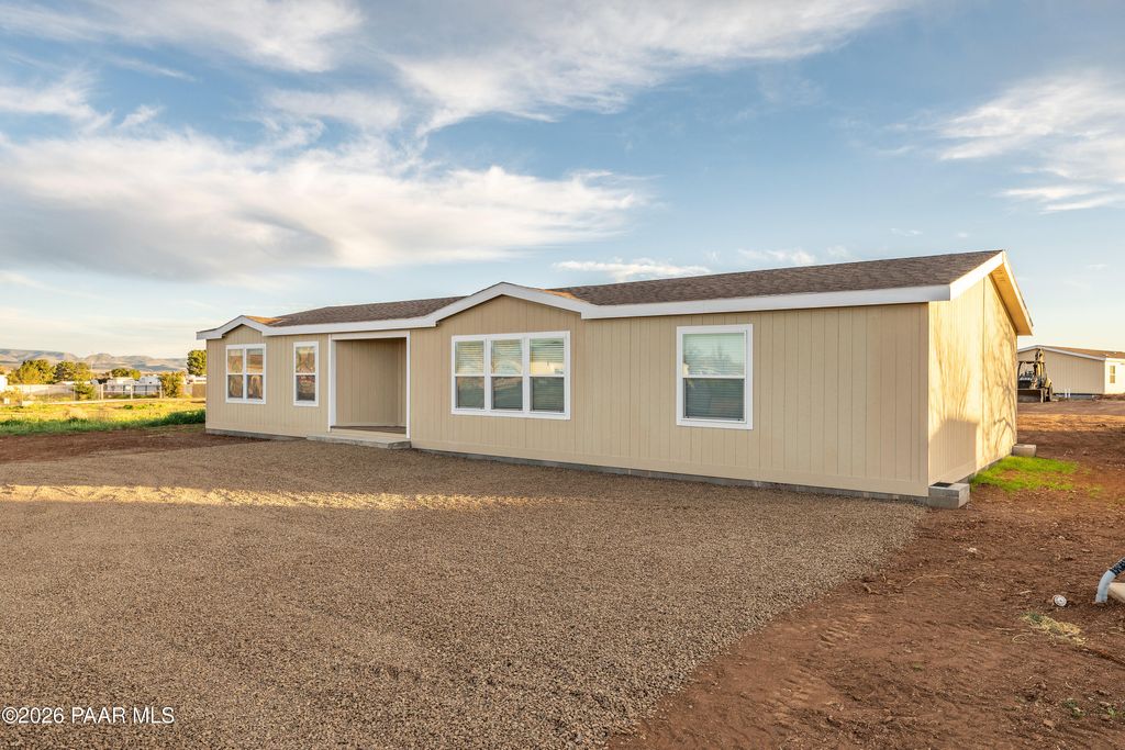 Photo of 20255 E Stagecoach Trail, Mayer, AZ 86333 (MLS # 1079650)