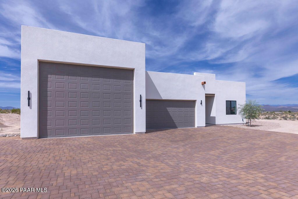 Photo of 2430 Lupine Lane, Wickenburg, AZ 85390 (MLS # 1081413)
