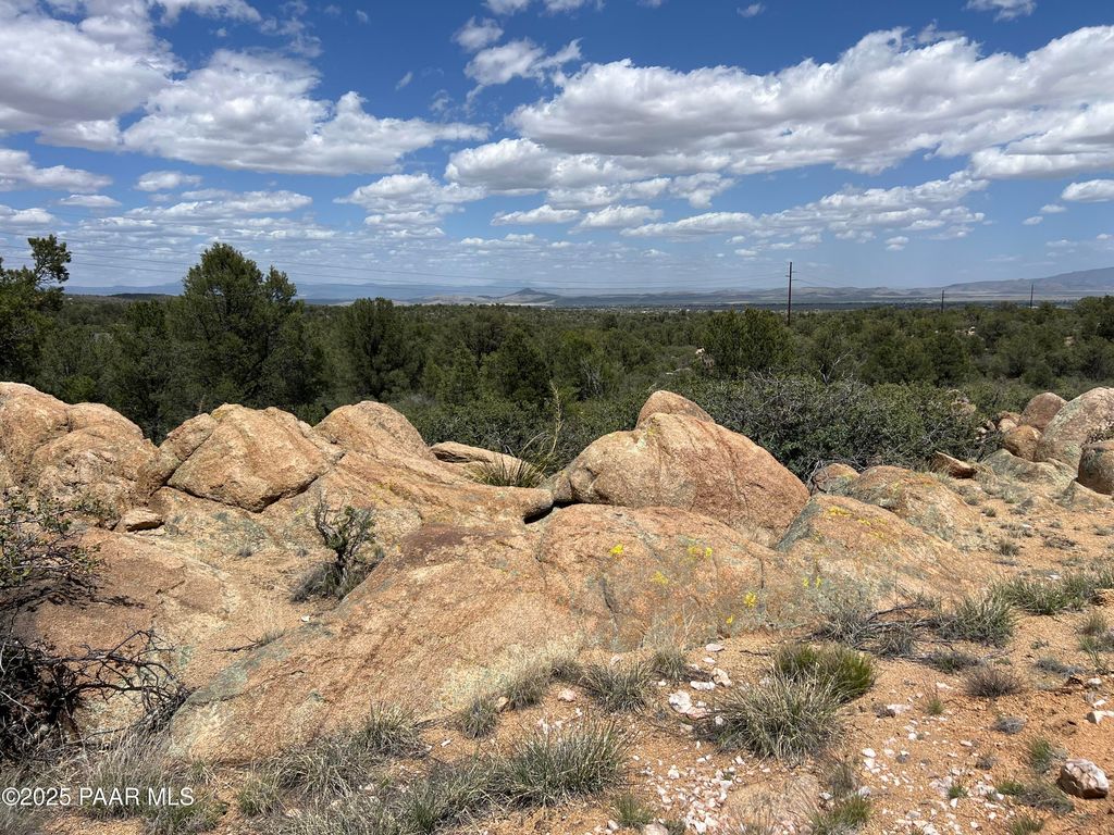Photo of 000 W Road 2, Prescott, AZ 86305 (MLS # 1082512)