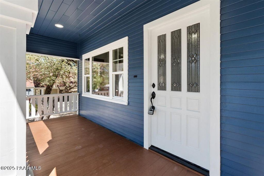 Photo of 337 S Mt Vernon Avenue, Prescott, AZ 86303 (MLS # 1079931)