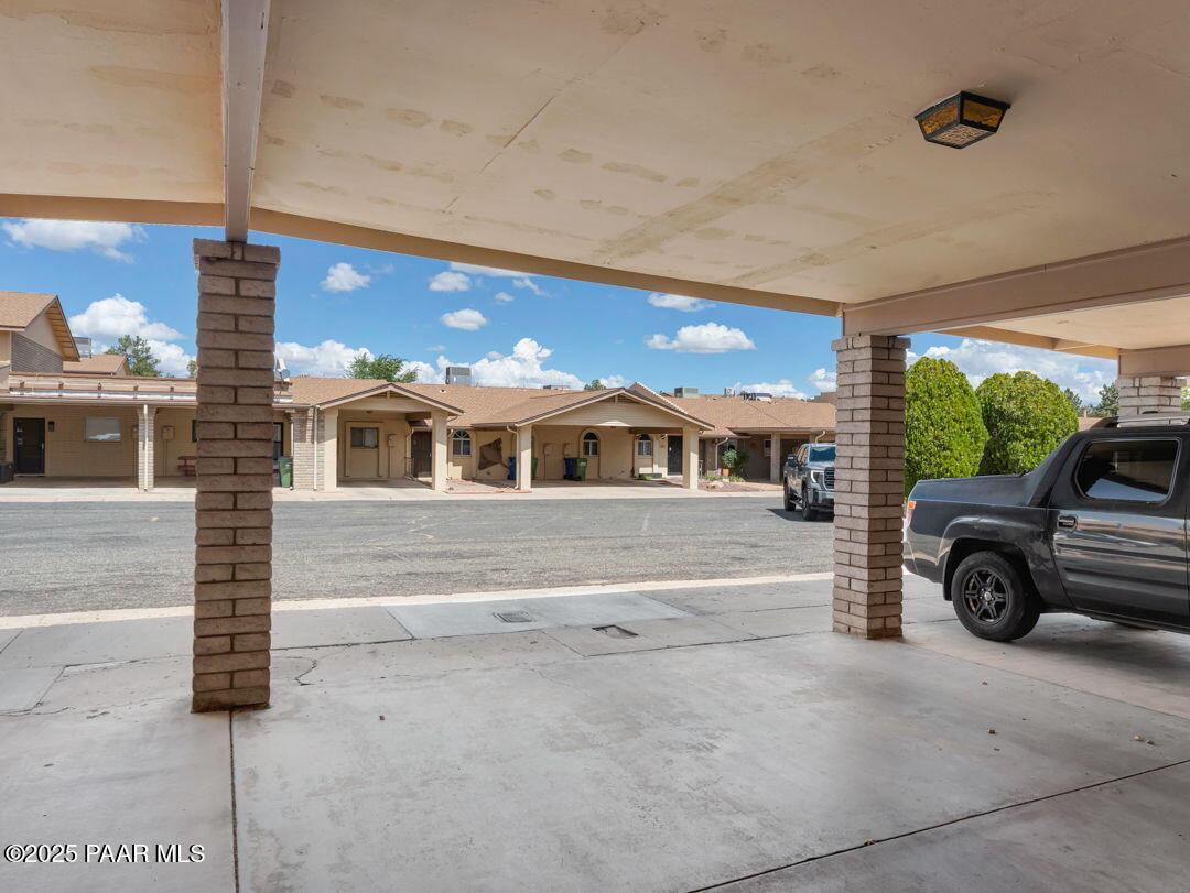 1617 W Lindley Drive