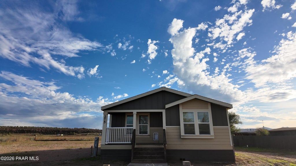 Photo of 275 E Houston Road, Paulden, AZ 86334 (MLS # 1086047)