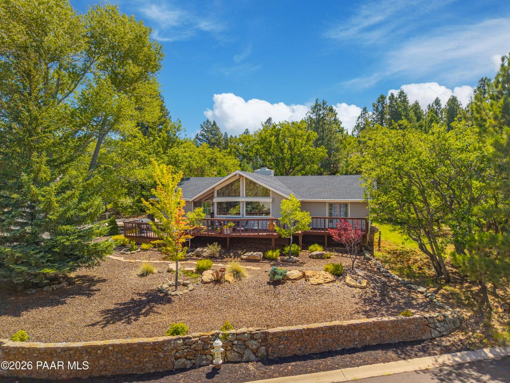 Photo of 5801 E Ridge Drive, Flagstaff, AZ 86004 (MLS # 1084742)