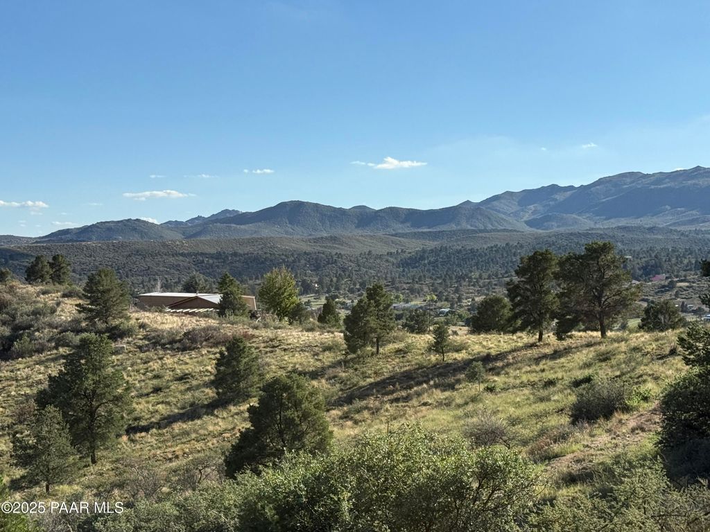 Photo of 17850 S Tawny Lane, Peeples Valley, AZ 86332 (MLS # 1076692)