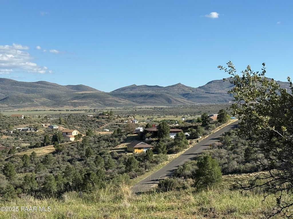 Photo of 17850 S Tawny Lane, Peeples Valley, AZ 86332 (MLS # 1076692)