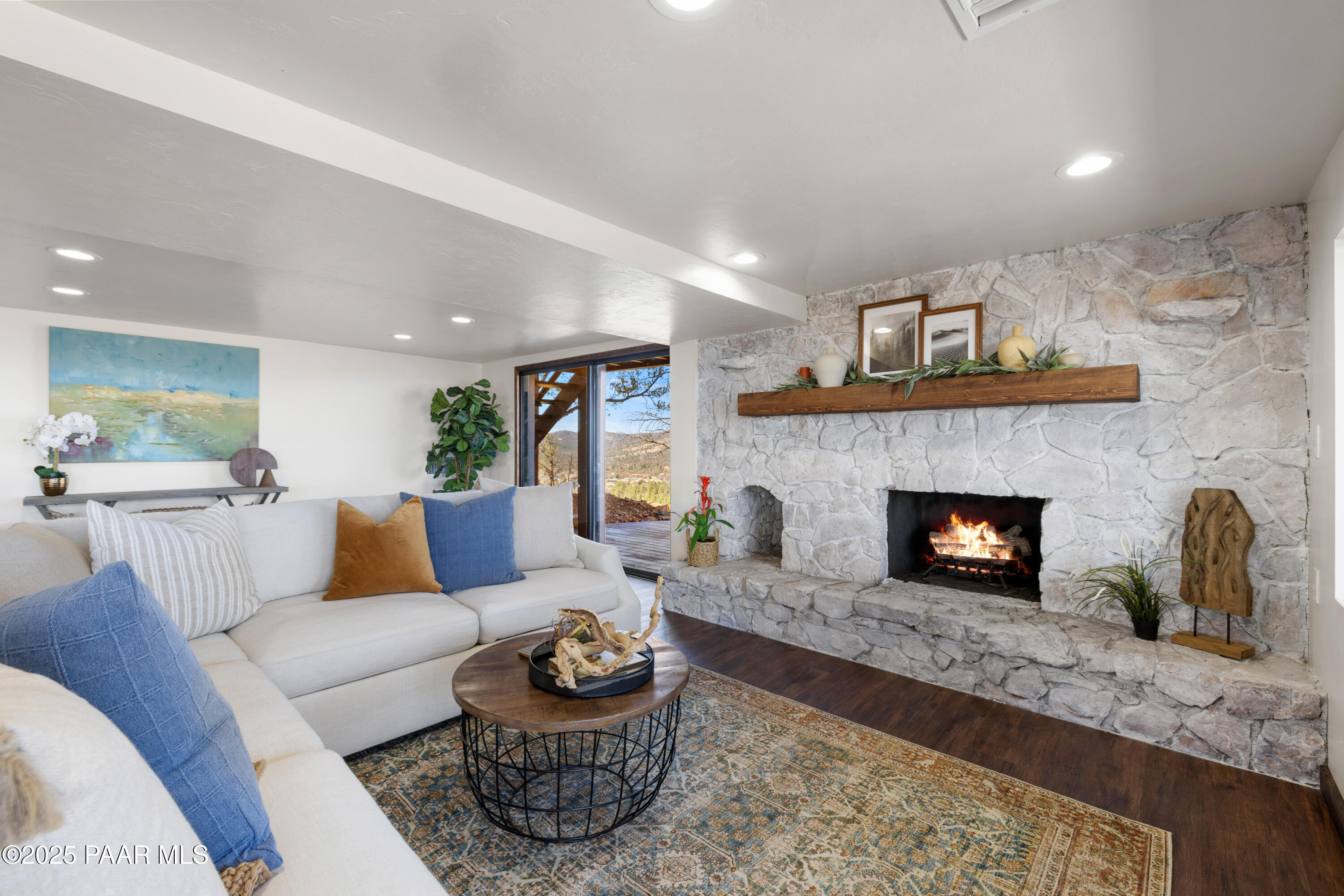 1204 W Carlock Drive