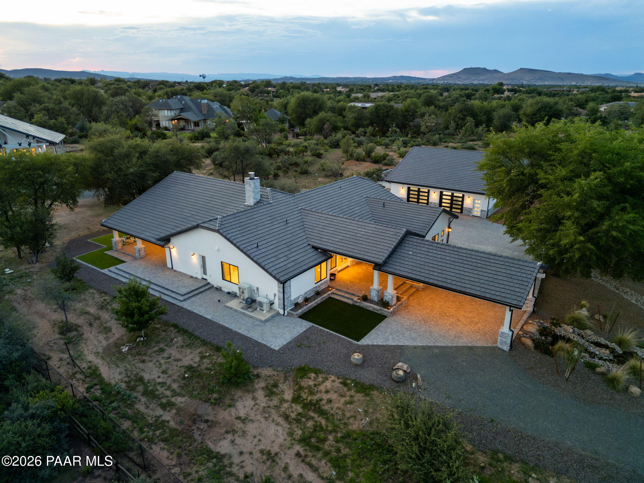 8510 N Valley Oak Drive