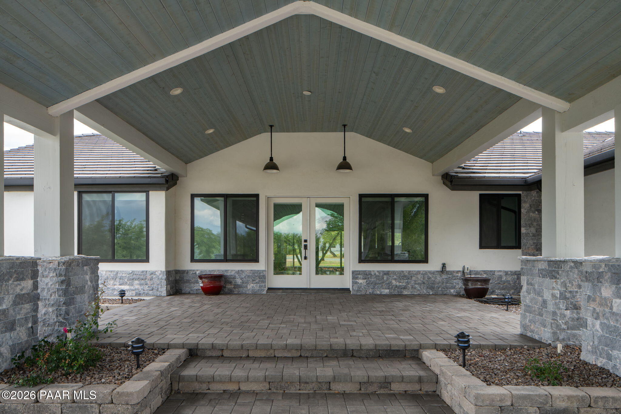 8510 N Valley Oak Drive