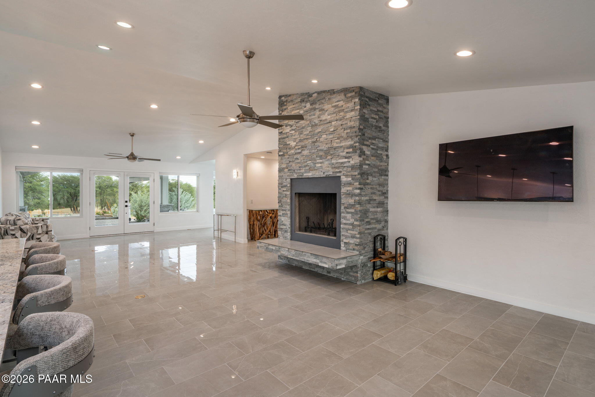 8510 N Valley Oak Drive
