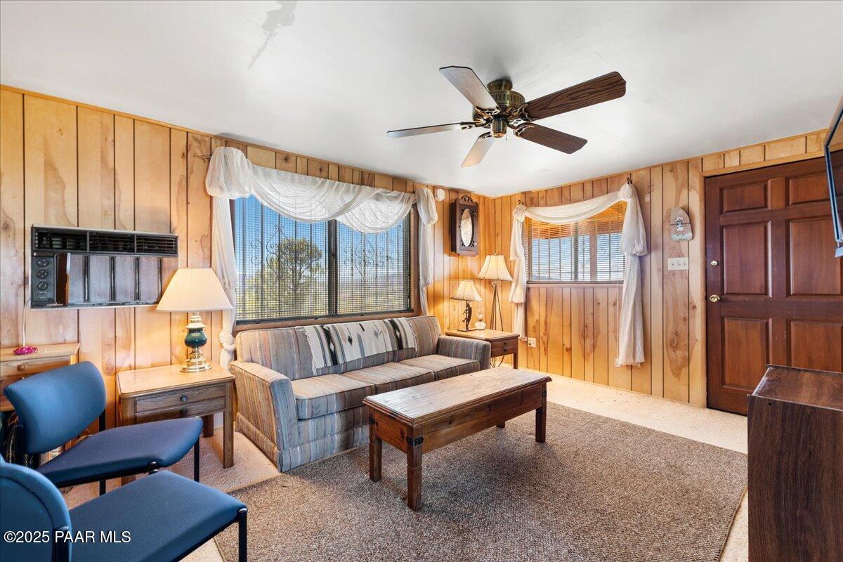 1411 E Wagonwheel Road