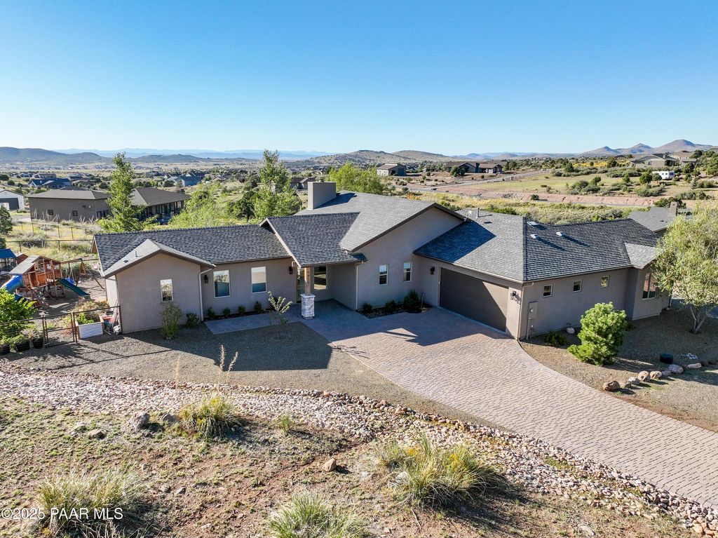 Photo of 9410 N Legend Hills Road, Prescott Valley, AZ 86315 (MLS # 1077102)