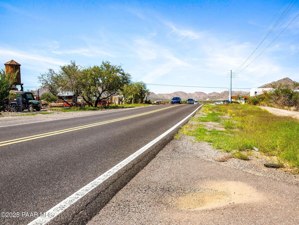 Photo of 22055 W Sunrise Road, Congress, AZ 85332 (MLS # 1077132)