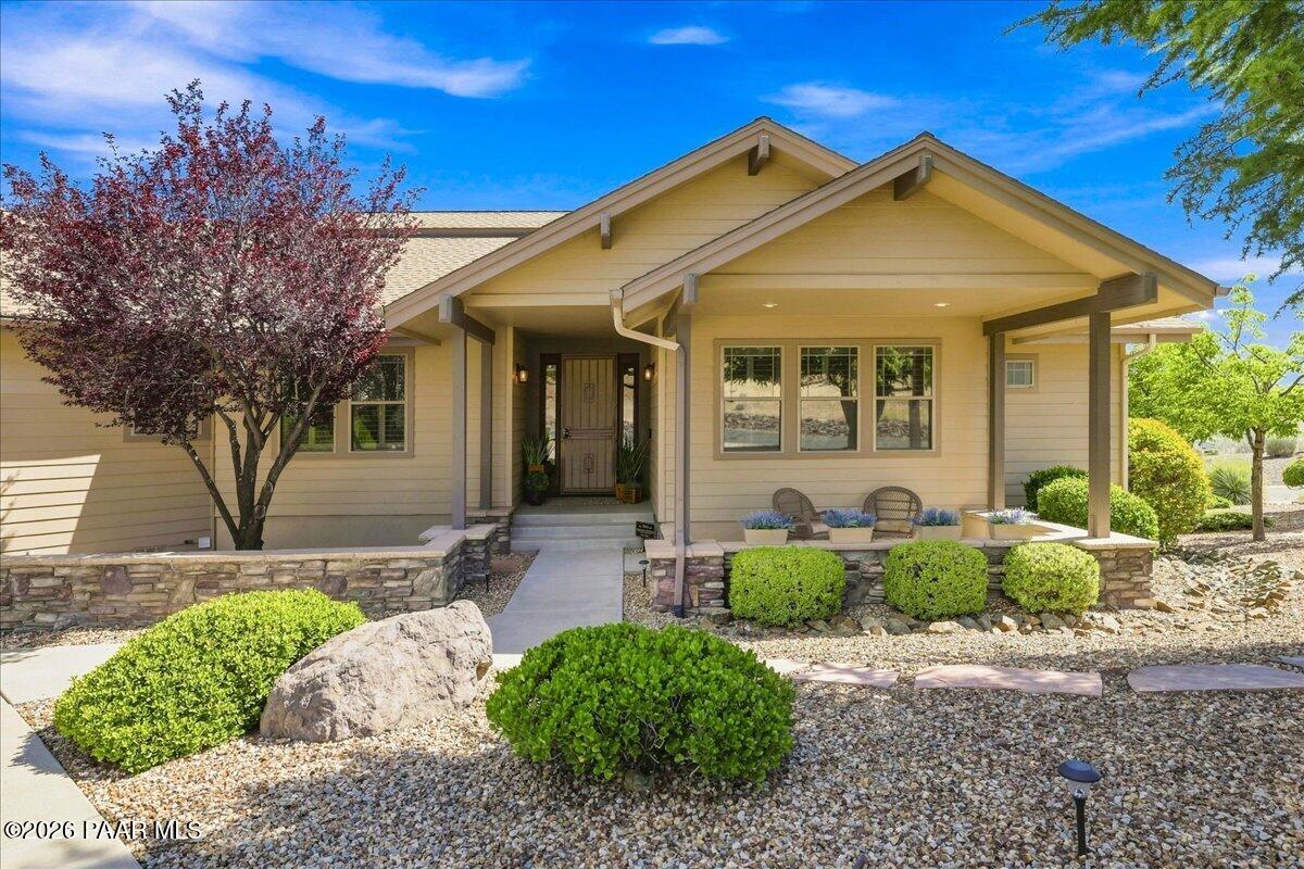 898 N Lakeview Drive