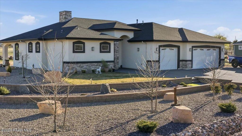 Photo of 925 Aztec Drive, Chino Valley, AZ 86323 (MLS # 1080098)