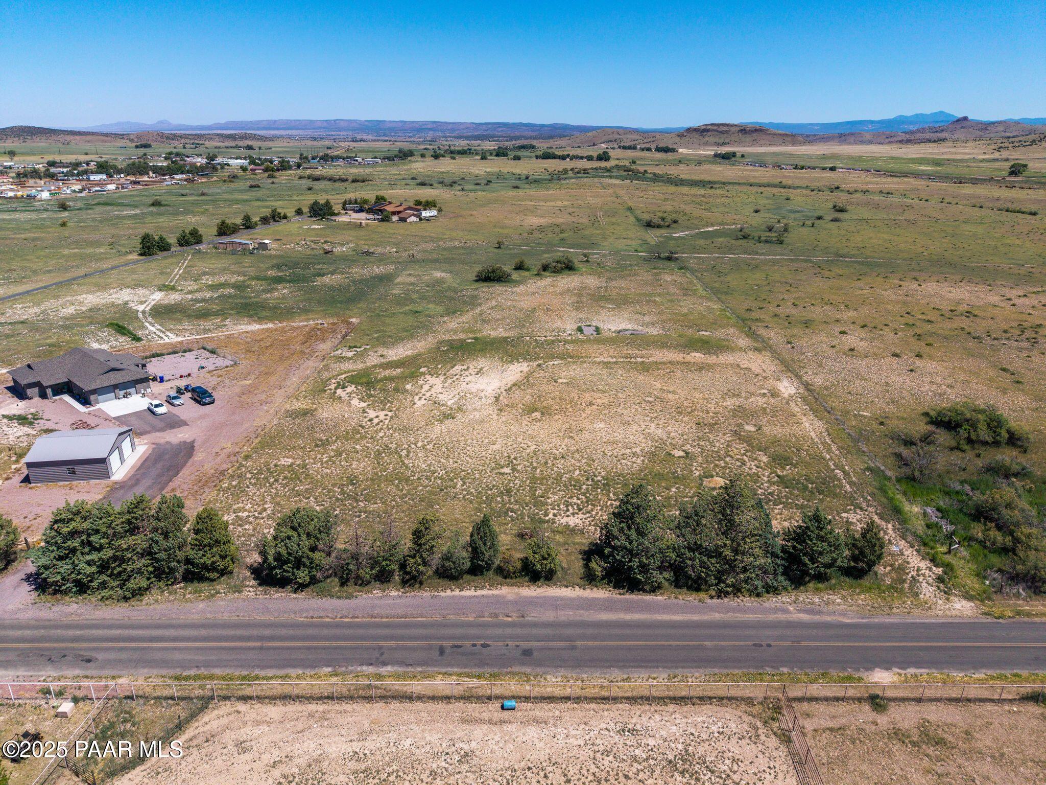 1330 E Road 4 N