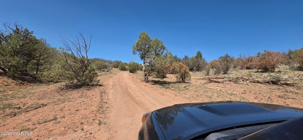 Photo of 8200 W Rolling Ridge Road, Ash Fork, AZ 86320 (MLS # 1076957)