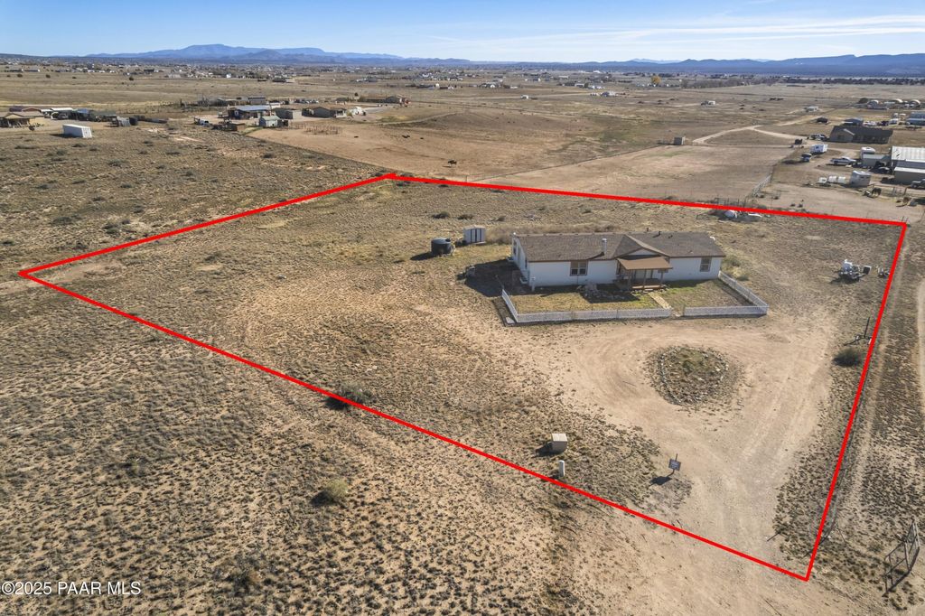 Photo of 26785 N Dark Sky Drive, Paulden, AZ 86334 (MLS # 1078490)