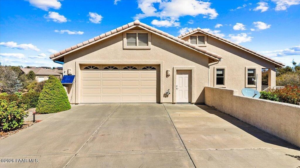 Photo of 733 Pinon Oak Drive, Prescott, AZ 86305 (MLS # 1081065)