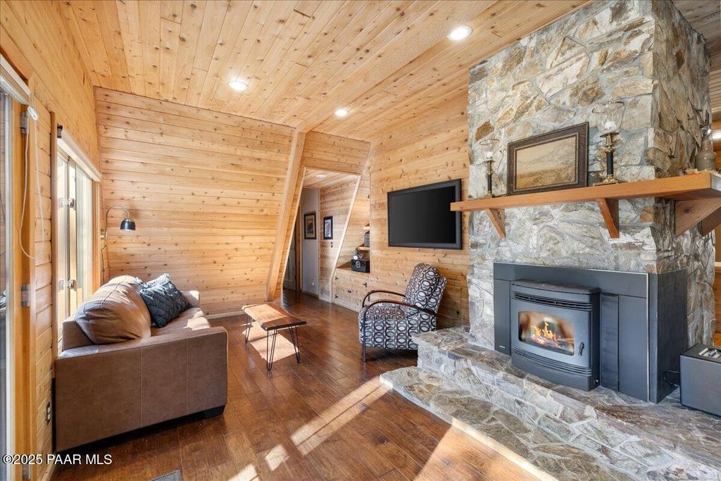 Photo of 347 S Burton Drive, Prescott, AZ 86305 (MLS # 1077771)