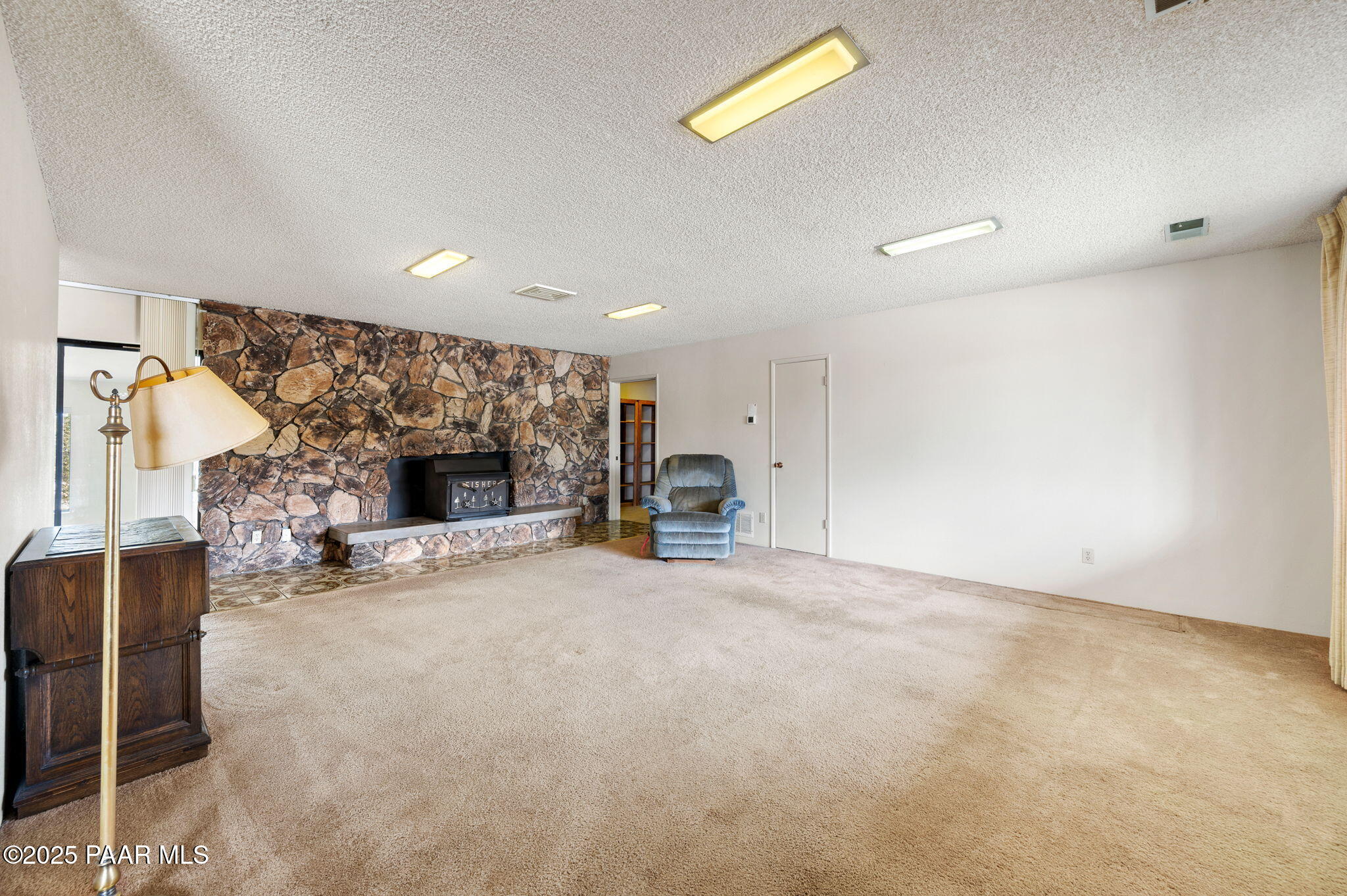 2235 Mendiburo Way