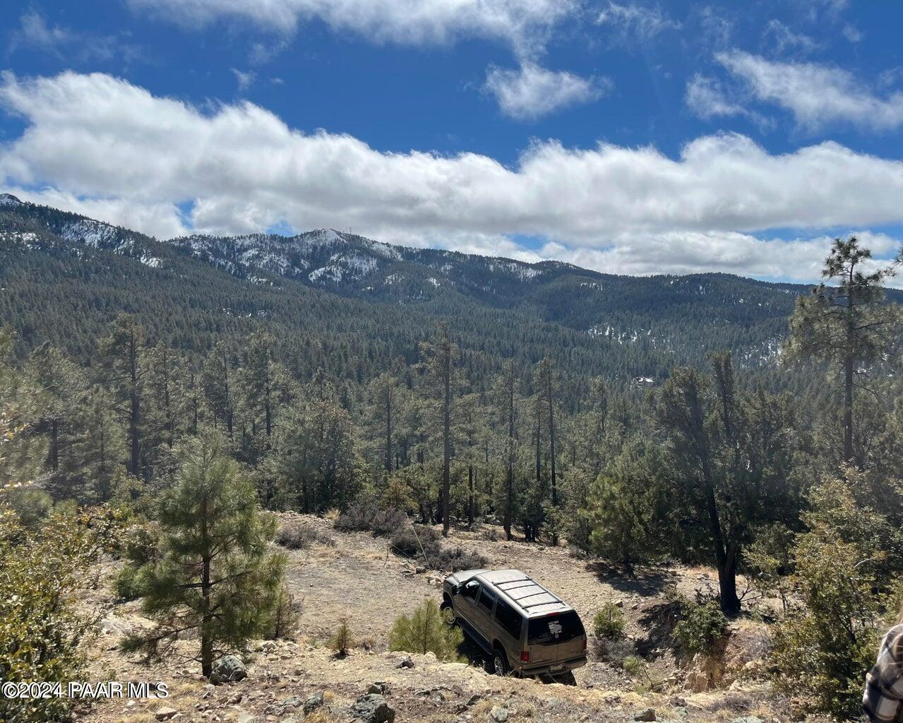 3165 E Crosscut Trail
