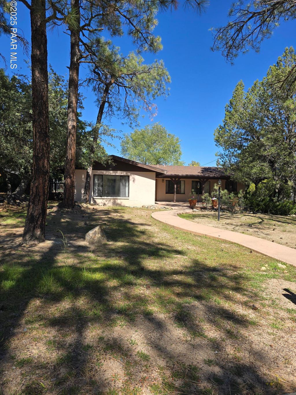 Photo of 1202 Sierra Vista Drive, Prescott, AZ 86303 (MLS # 1077271)