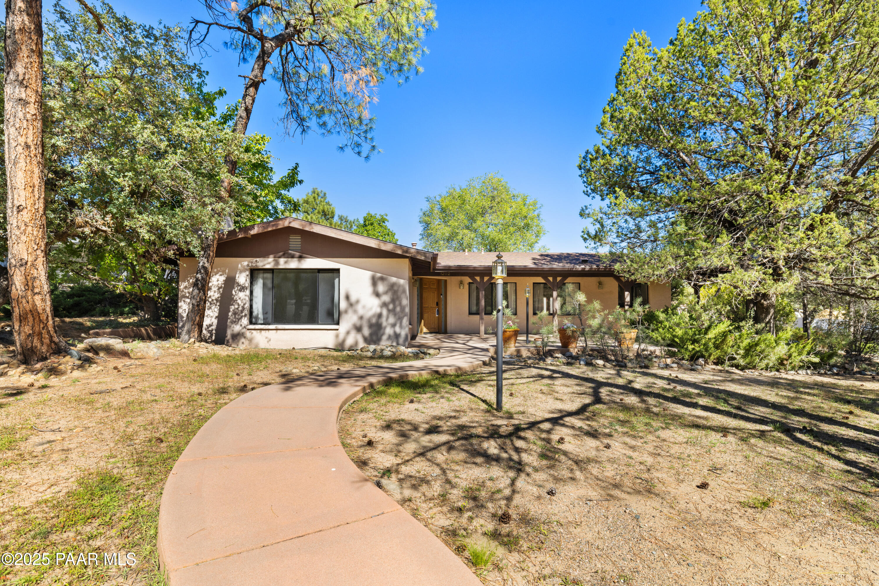 1202 Sierra Vista Drive