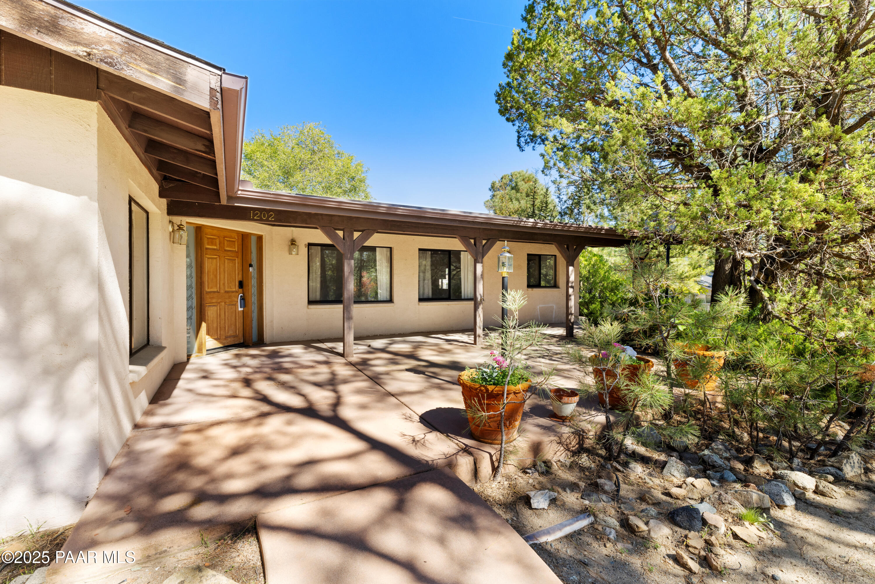 1202 Sierra Vista Drive