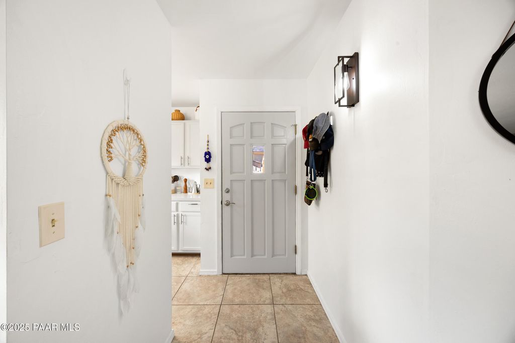 Photo of 914 Old Stage Road, Prescott, AZ 86303 (MLS # 1076924)