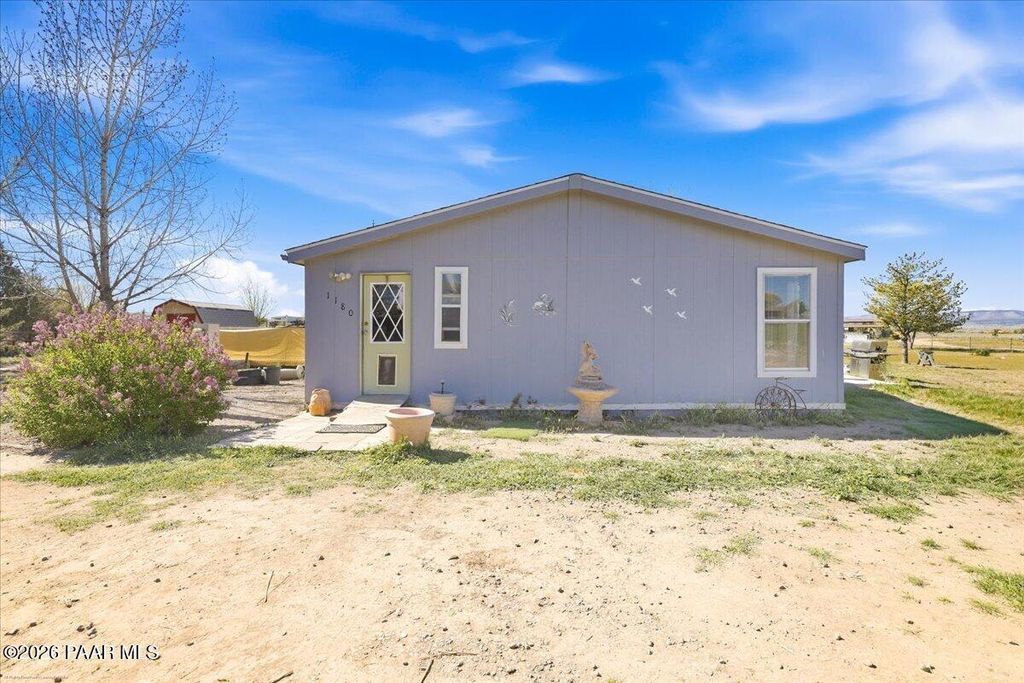 Photo of 1180 Rolling Hills Road, Paulden, AZ 86334 (MLS # 1080579)
