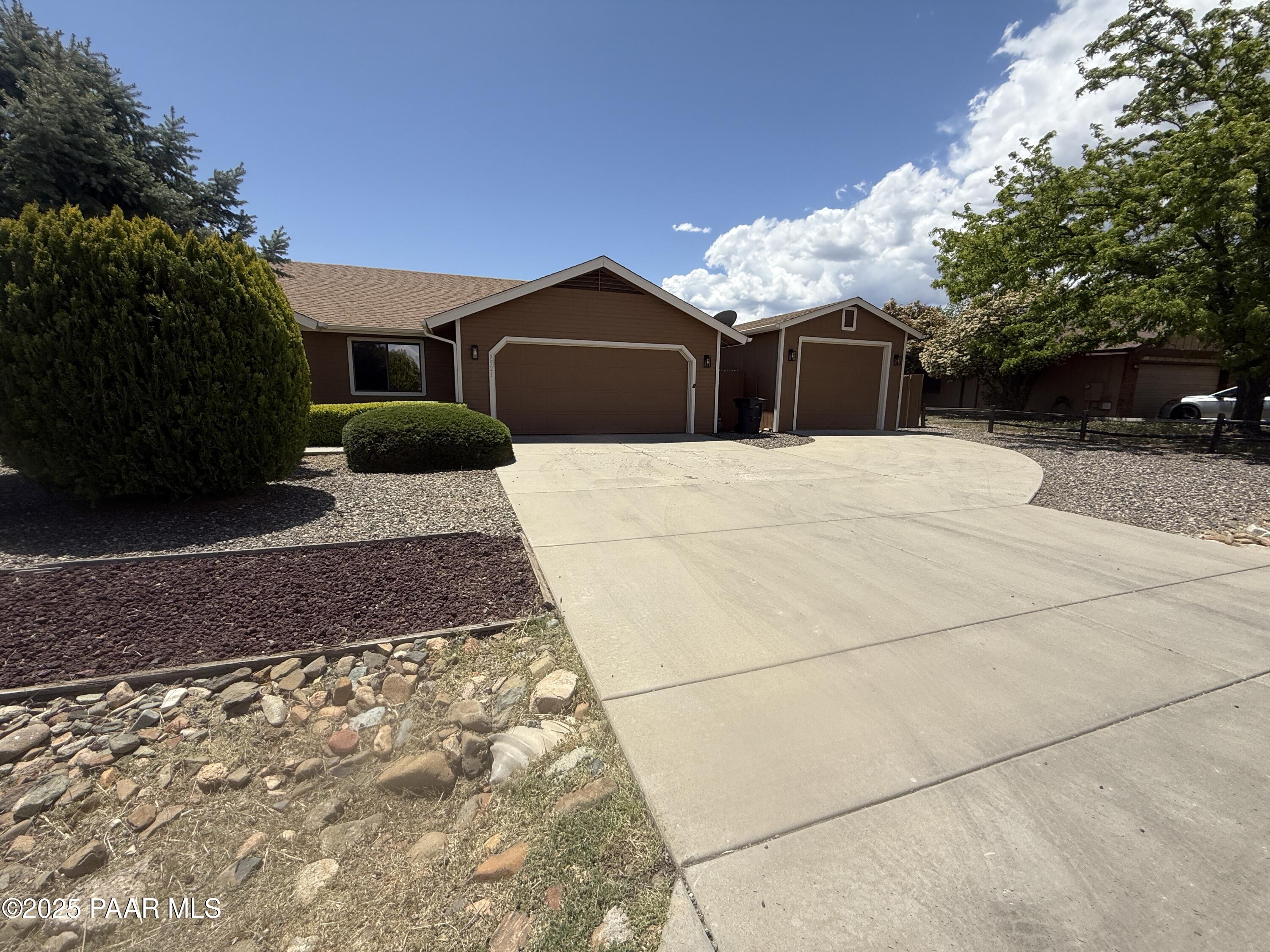9521 E Glencove Circle