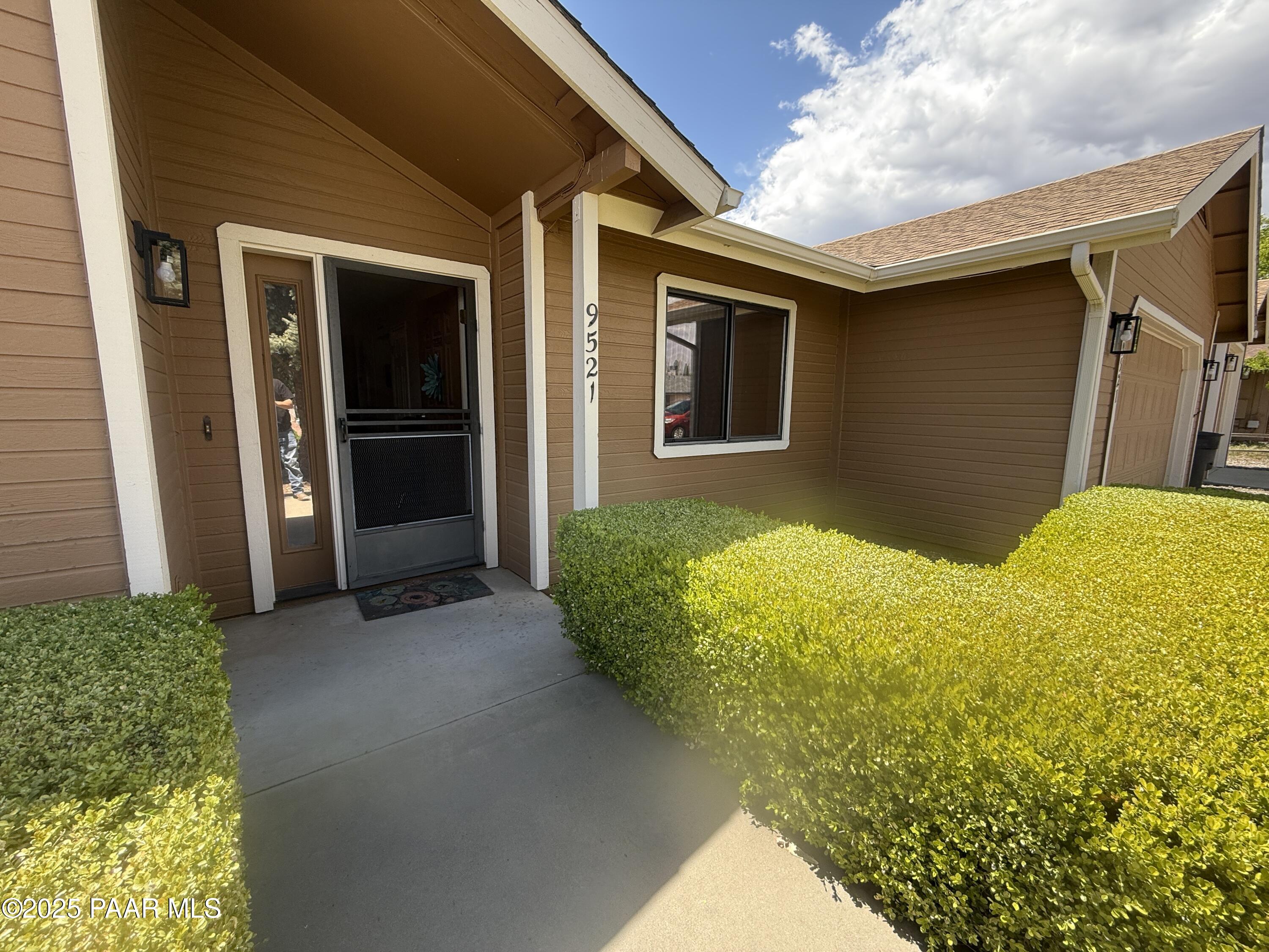 9521 E Glencove Circle