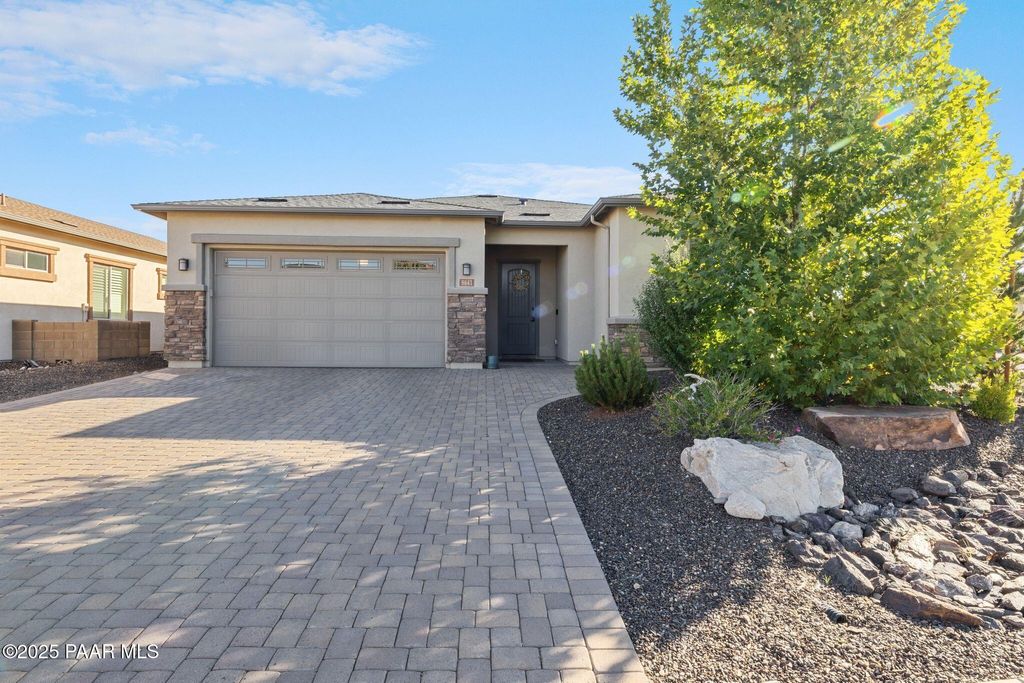 Photo of 8641 N Wandering Creek Road, Prescott Valley, AZ 86315 (MLS # 1077064)