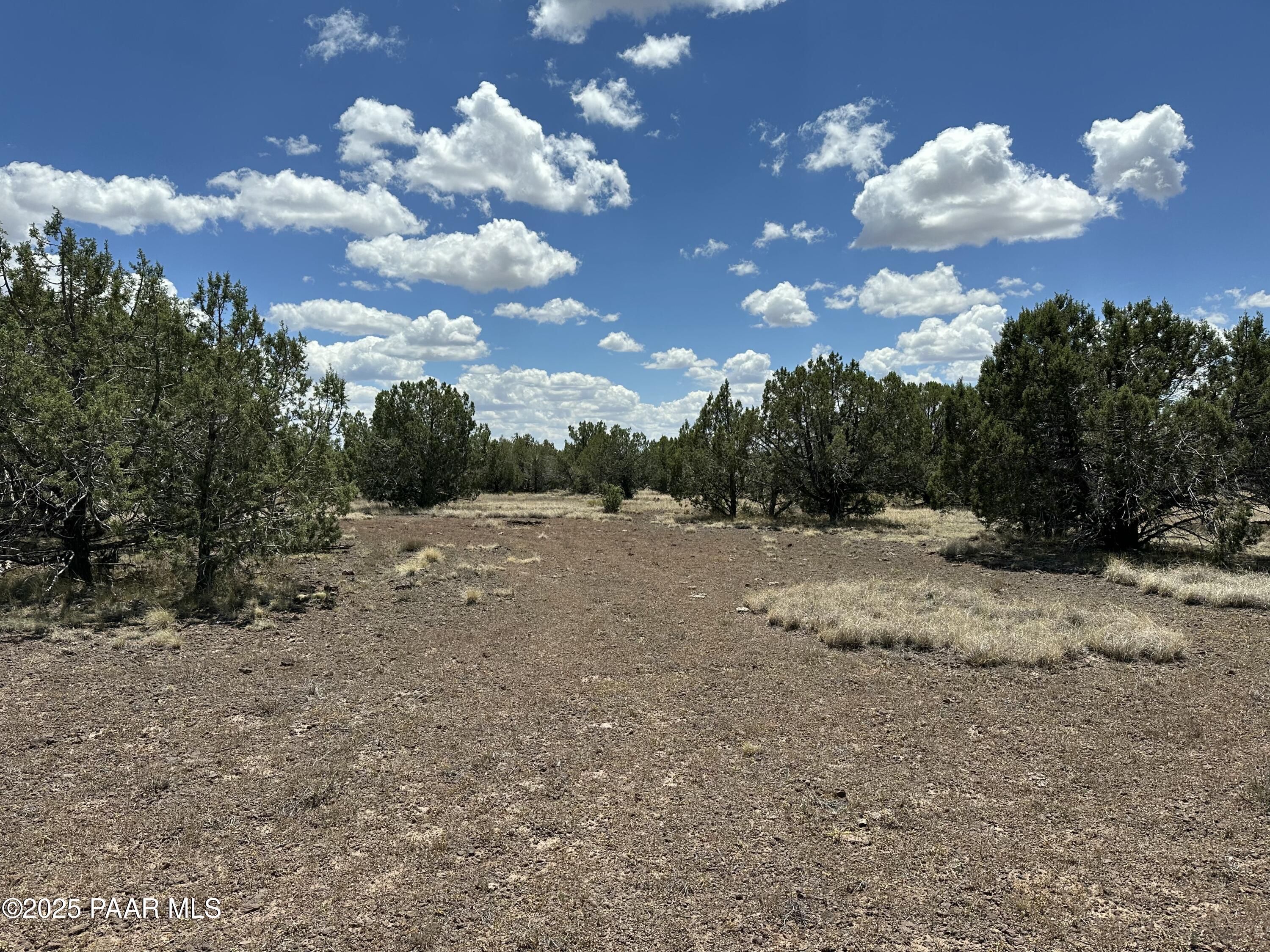 3532 W Hillcrest Drive