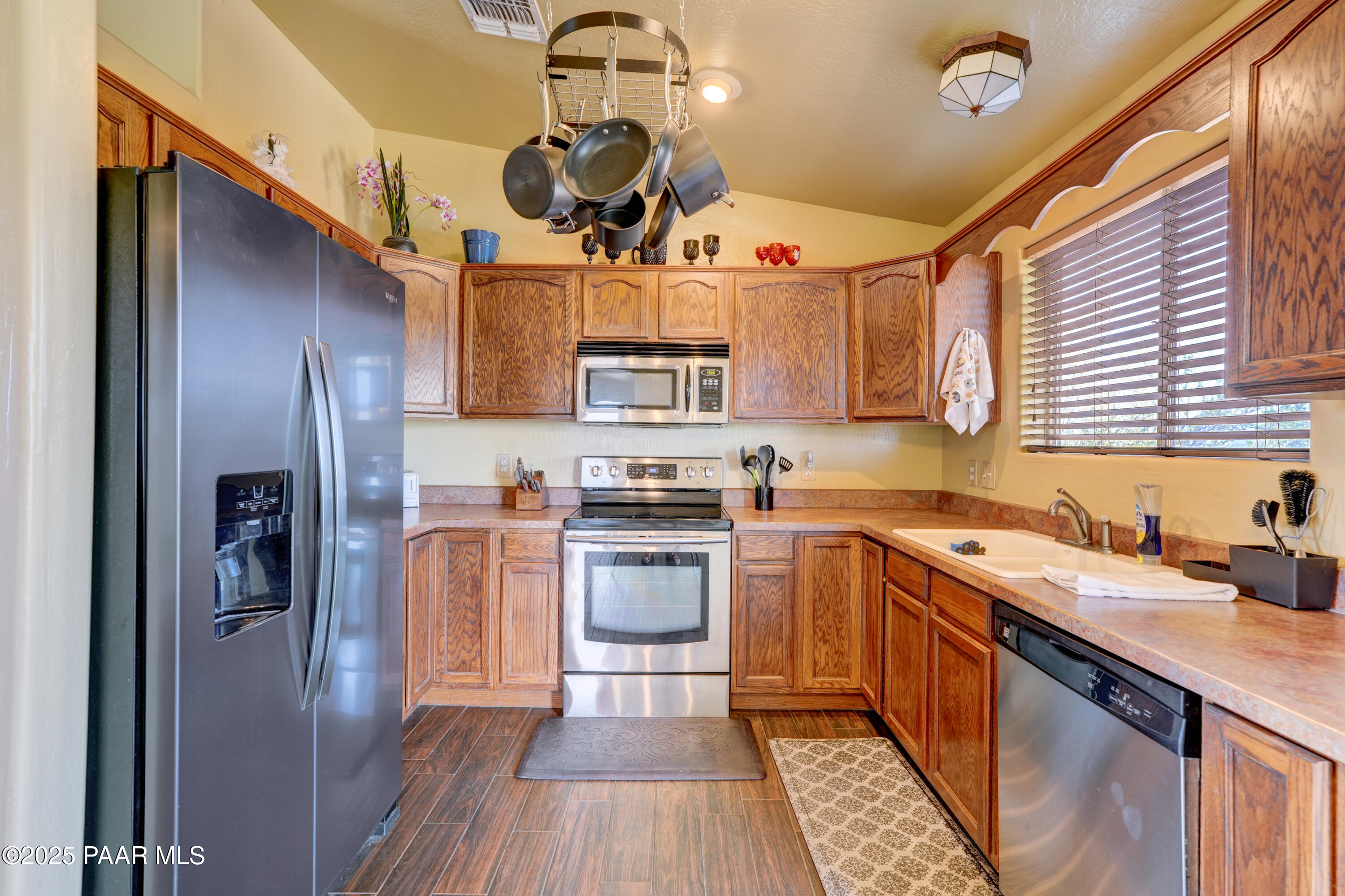 Prescott, Arizona 86301, United States, 3 Bedrooms Bedrooms, ,3 BathroomsBathrooms,Residential,Active,164587