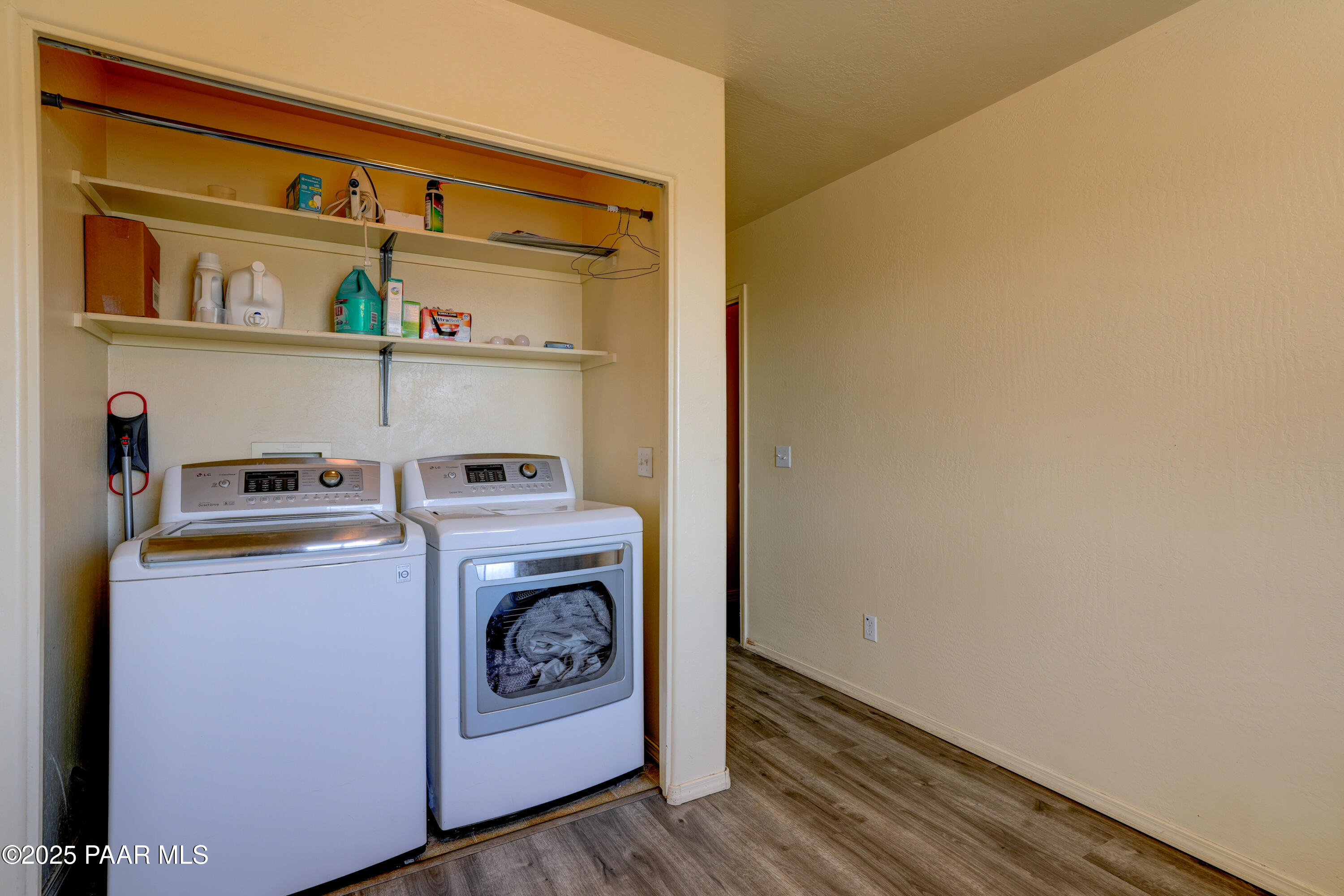 Prescott, Arizona 86301, United States, 3 Bedrooms Bedrooms, ,3 BathroomsBathrooms,Residential,Active,164587