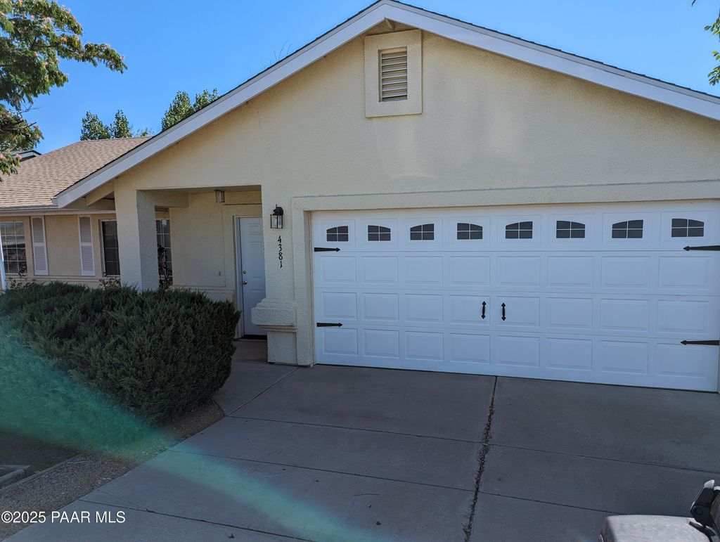 Photo of 4381 N Lone Cactus Drive, Prescott Valley, AZ 86314 (MLS # 1077981)